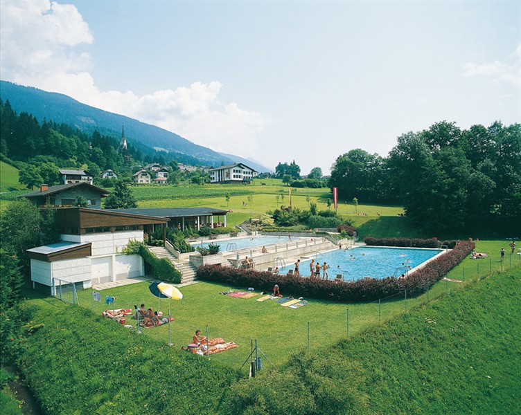 Berg Outdoor Swimming Pool